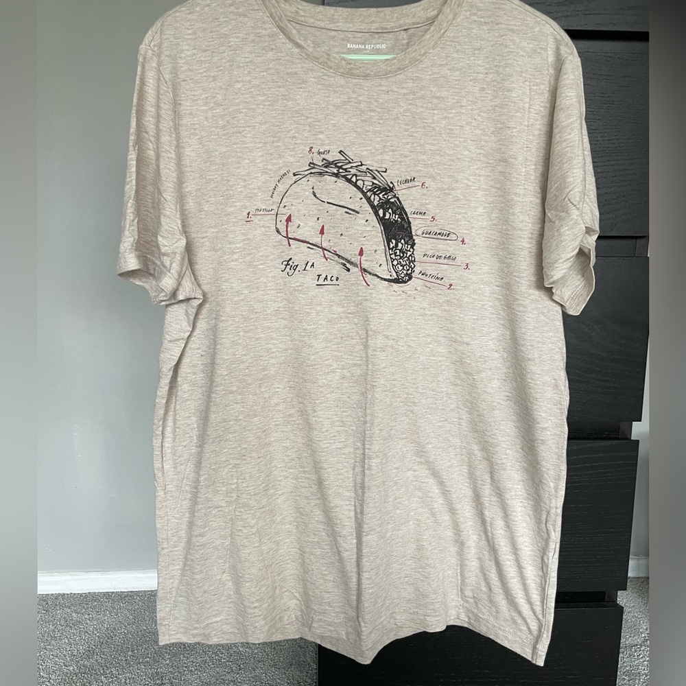 Men’s Banana Republic Tee with taco design